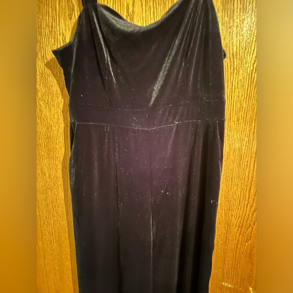 FOREVER 21 BLACK VELVET JUMPSUIT WITH GOLD HARDWARE - Picture 2 of 5